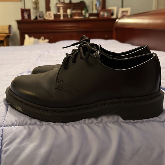 New Women’s Dr. Marten’s 1461 Mono Smooth Leather Oxford Shoes - Picture 4 of 11